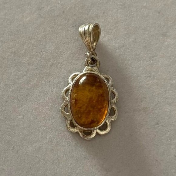 925 Sterling Silver Amber Cabochon Oval Necklace Pendant Charm - Picture 1 of 8